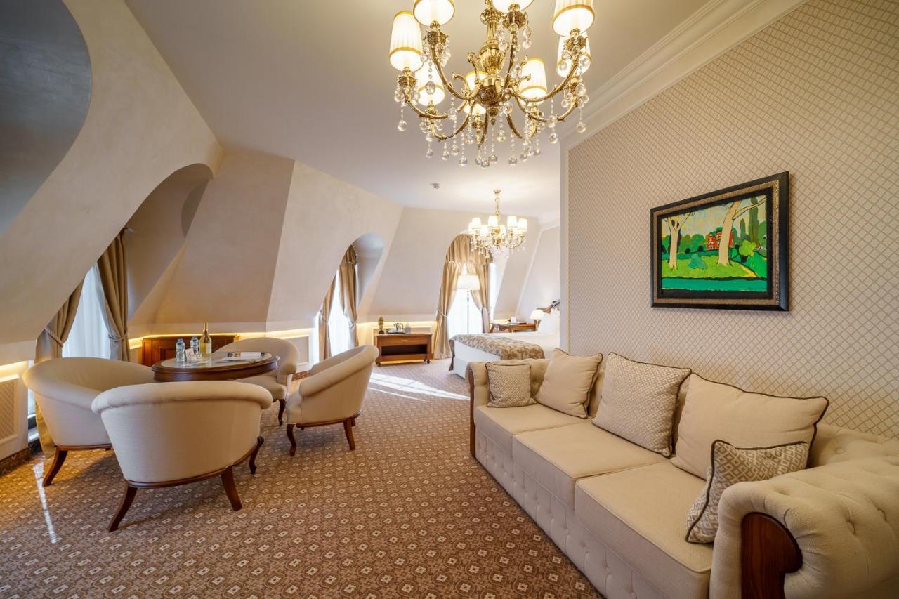Residence City Garden - Certificate Of Excellence Top 10 Best Five-Stars City Hotels For 2024 Awarded By Htif 플로브디프 외부 사진