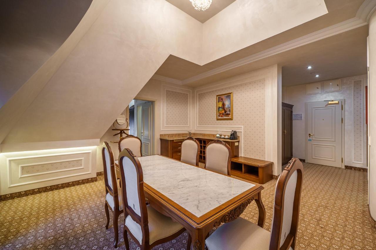 Residence City Garden - Certificate Of Excellence Top 10 Best Five-Stars City Hotels For 2024 Awarded By Htif 플로브디프 외부 사진