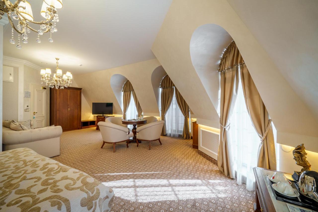 Residence City Garden - Certificate Of Excellence Top 10 Best Five-Stars City Hotels For 2024 Awarded By Htif 플로브디프 외부 사진