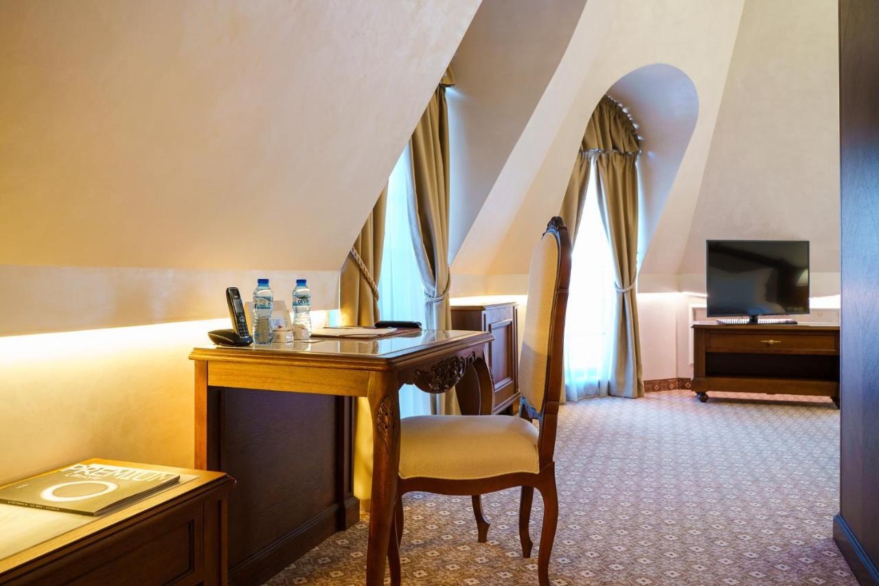 Residence City Garden - Certificate Of Excellence Top 10 Best Five-Stars City Hotels For 2024 Awarded By Htif 플로브디프 외부 사진