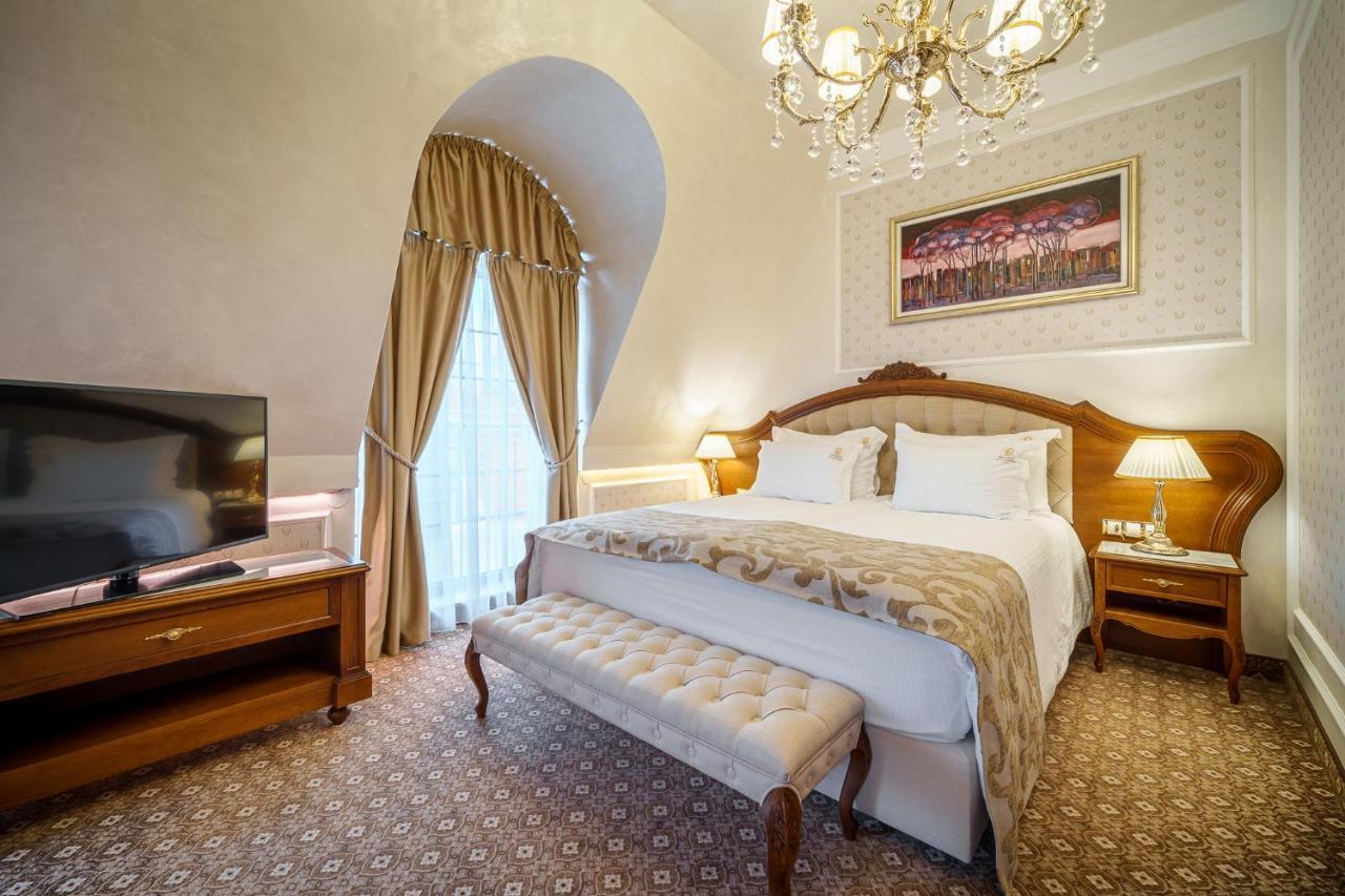 Residence City Garden - Certificate Of Excellence Top 10 Best Five-Stars City Hotels For 2024 Awarded By Htif 플로브디프 외부 사진