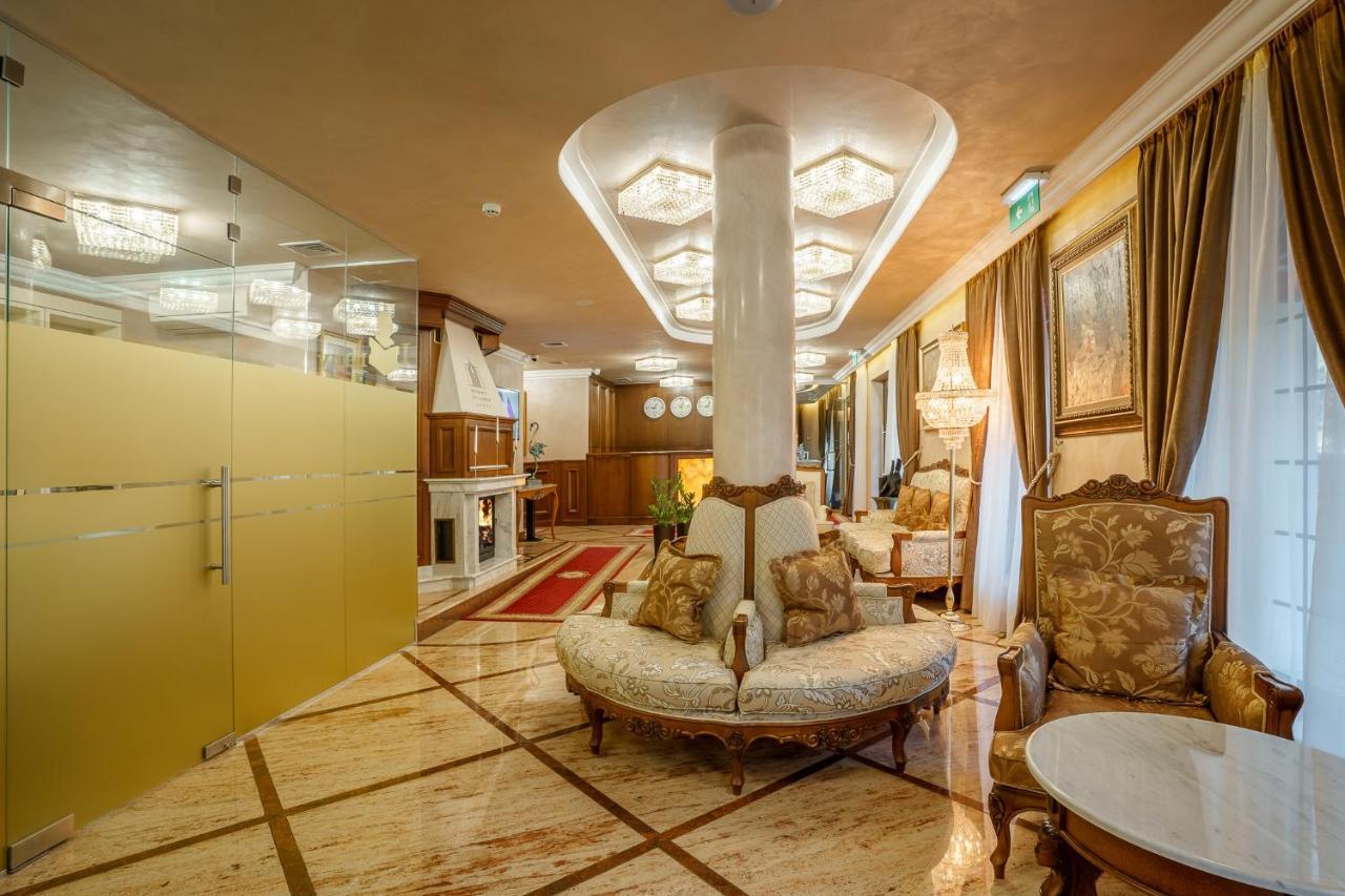 Residence City Garden - Certificate Of Excellence Top 10 Best Five-Stars City Hotels For 2024 Awarded By Htif 플로브디프 외부 사진
