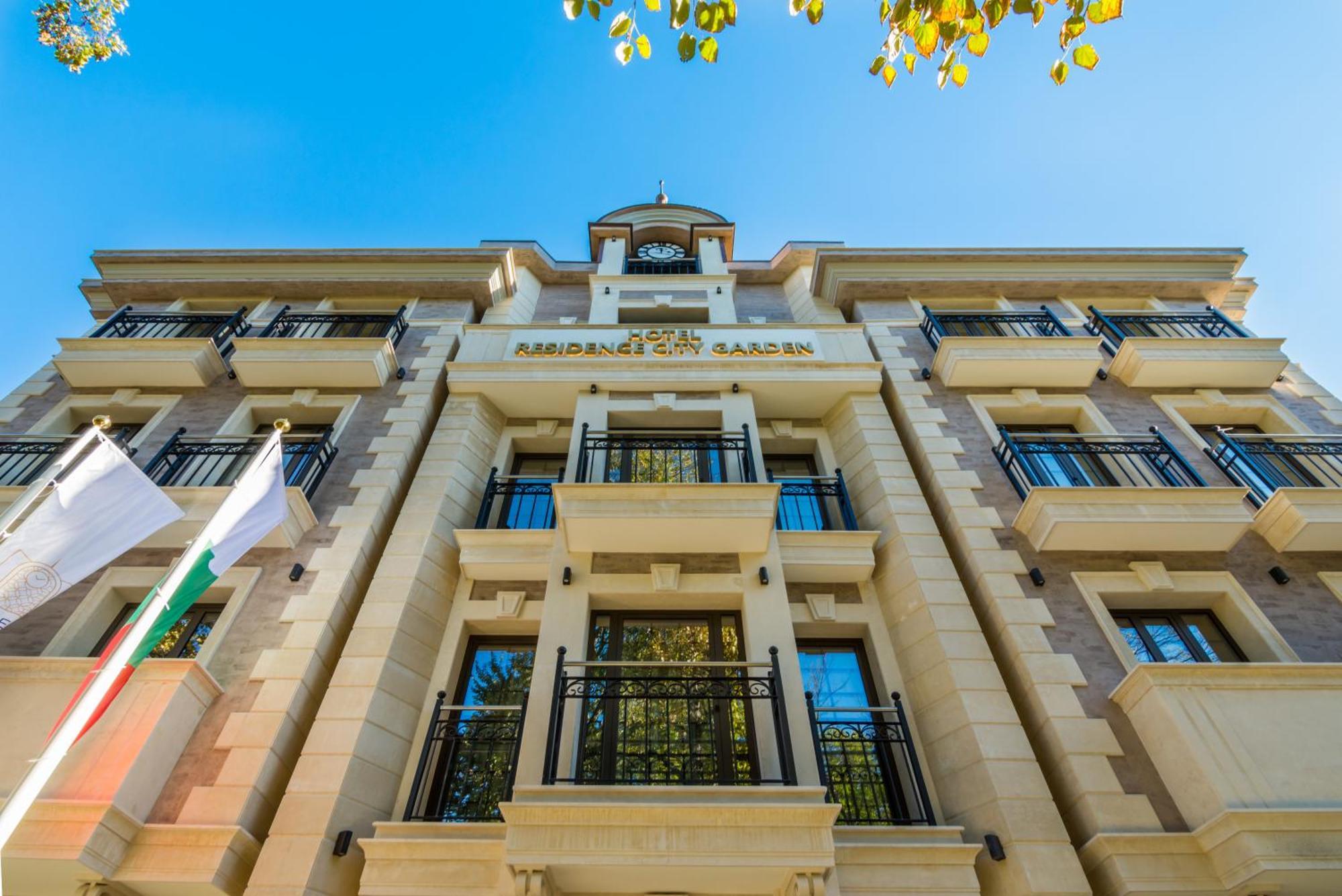 Residence City Garden - Certificate Of Excellence Top 10 Best Five-Stars City Hotels For 2024 Awarded By Htif 플로브디프 외부 사진