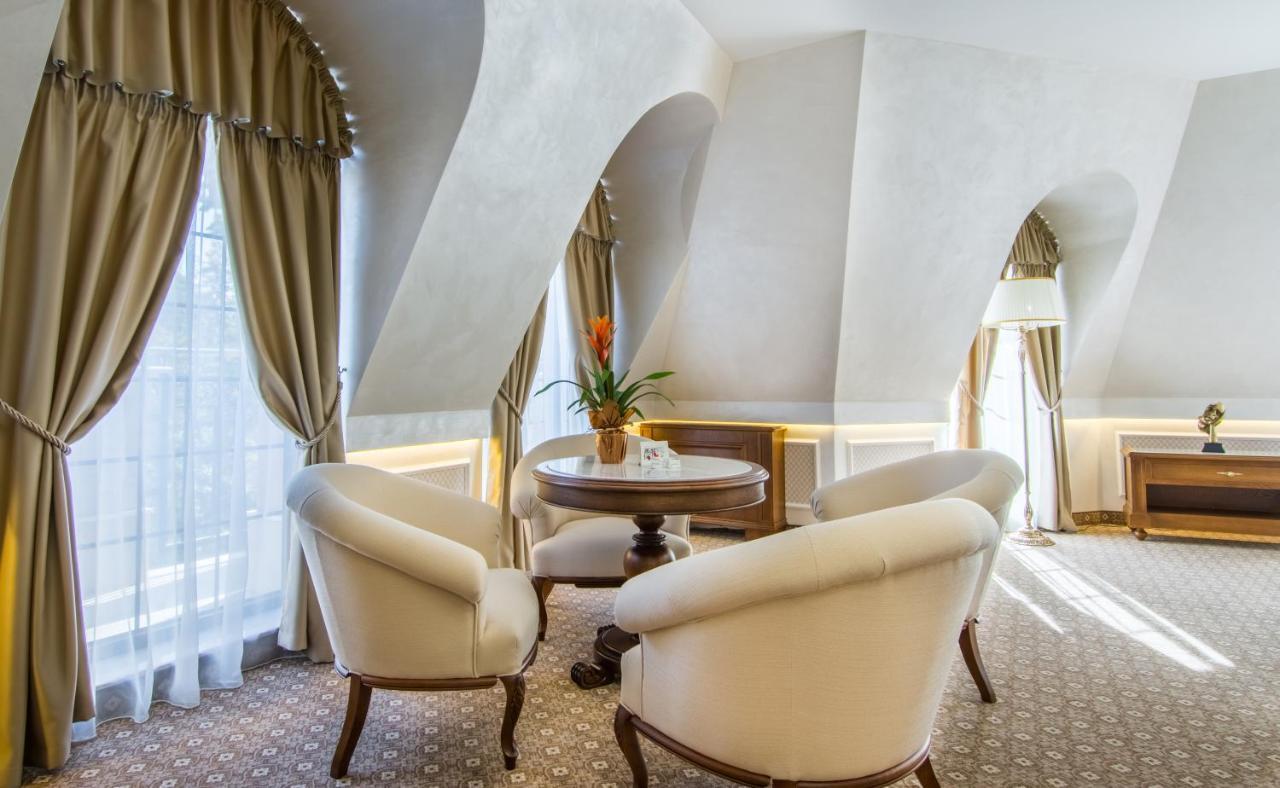 Residence City Garden - Certificate Of Excellence Top 10 Best Five-Stars City Hotels For 2024 Awarded By Htif 플로브디프 외부 사진