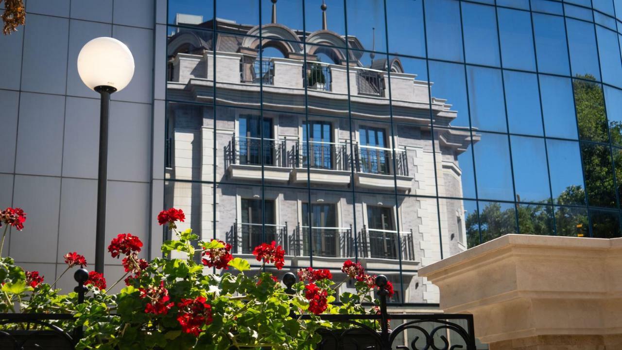 Residence City Garden - Certificate Of Excellence Top 10 Best Five-Stars City Hotels For 2024 Awarded By Htif 플로브디프 외부 사진